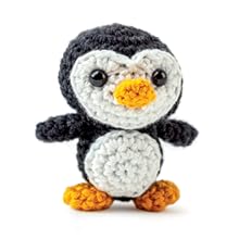 Book - Mini Amigurumi Birds: 25 Tiny Flying Creatures to Crochet by Sarah Abbondio (Hardback)