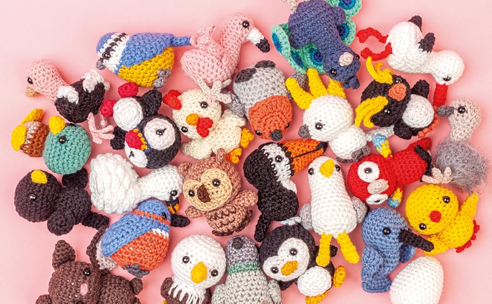 Book - Mini Amigurumi Birds: 25 Tiny Flying Creatures to Crochet by Sarah Abbondio (Hardback)