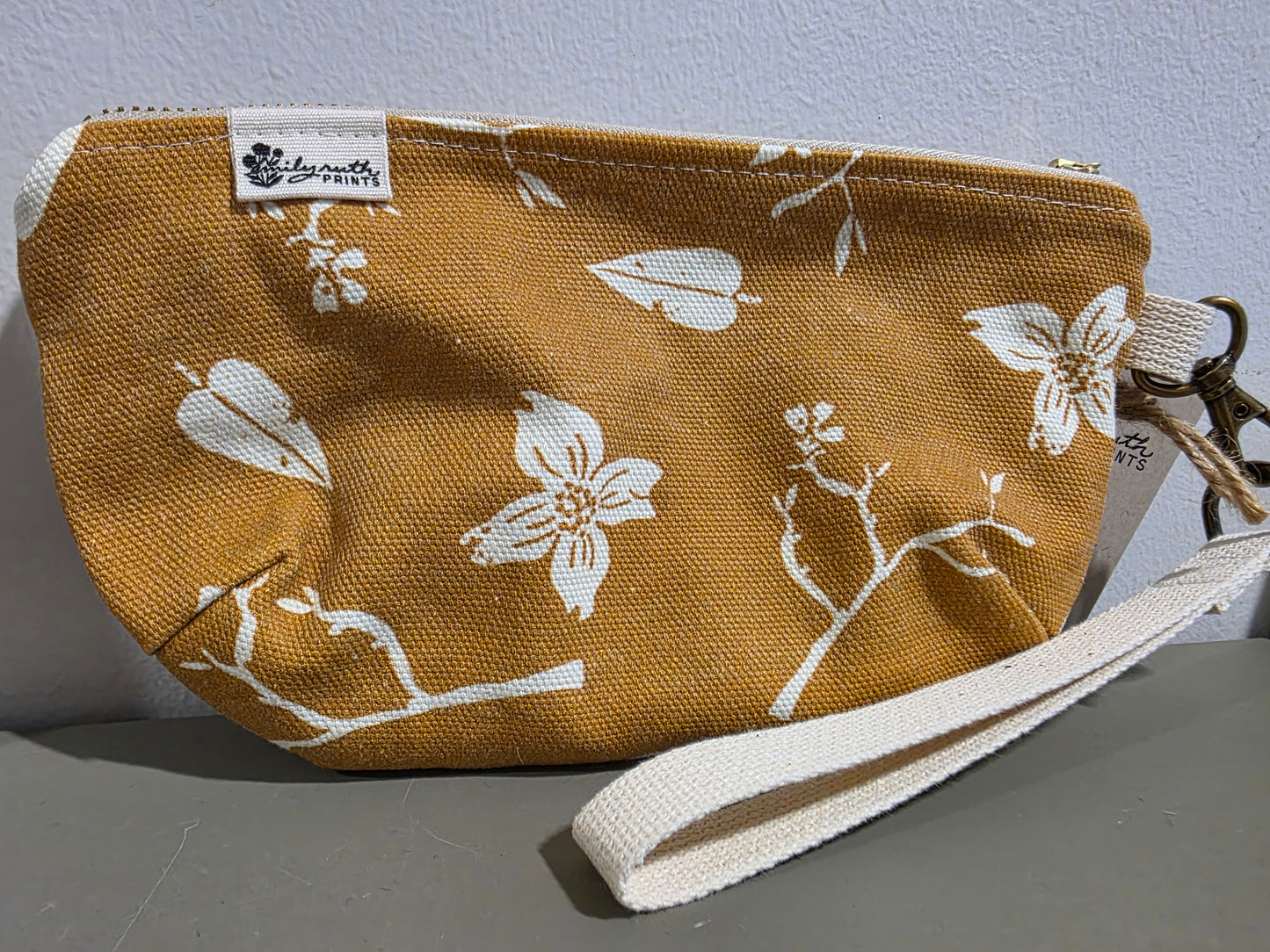 Clip-on Pouch - Canvas - Dogwoods