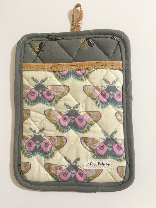 Pot Holder with Pocket - Cork & Cotton Sustainable - Glow Moth