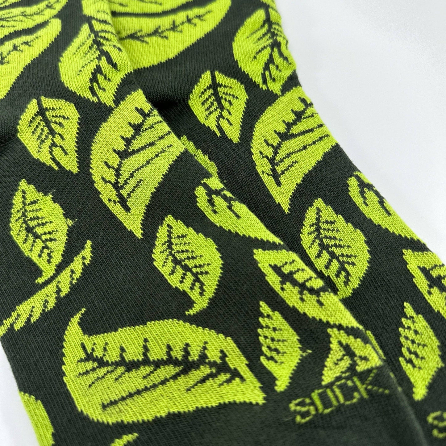 Socks - Adult Medium - Fall Leaf Pattern